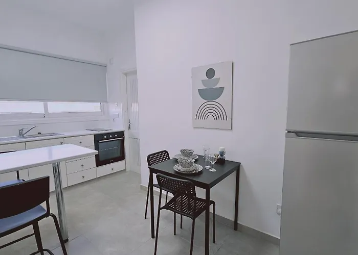 Life I Нікосія