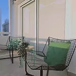 Life I Апартаменты